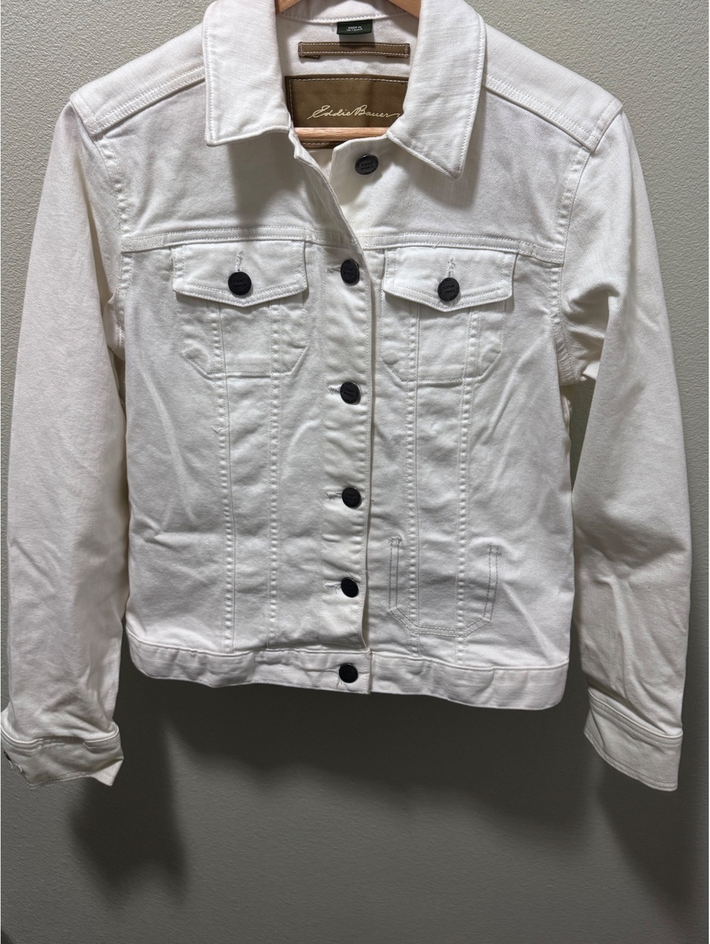 Eddie Bauer Women’s Medium White Denim Jacket Stretch Cotton Trucker Jean Coat